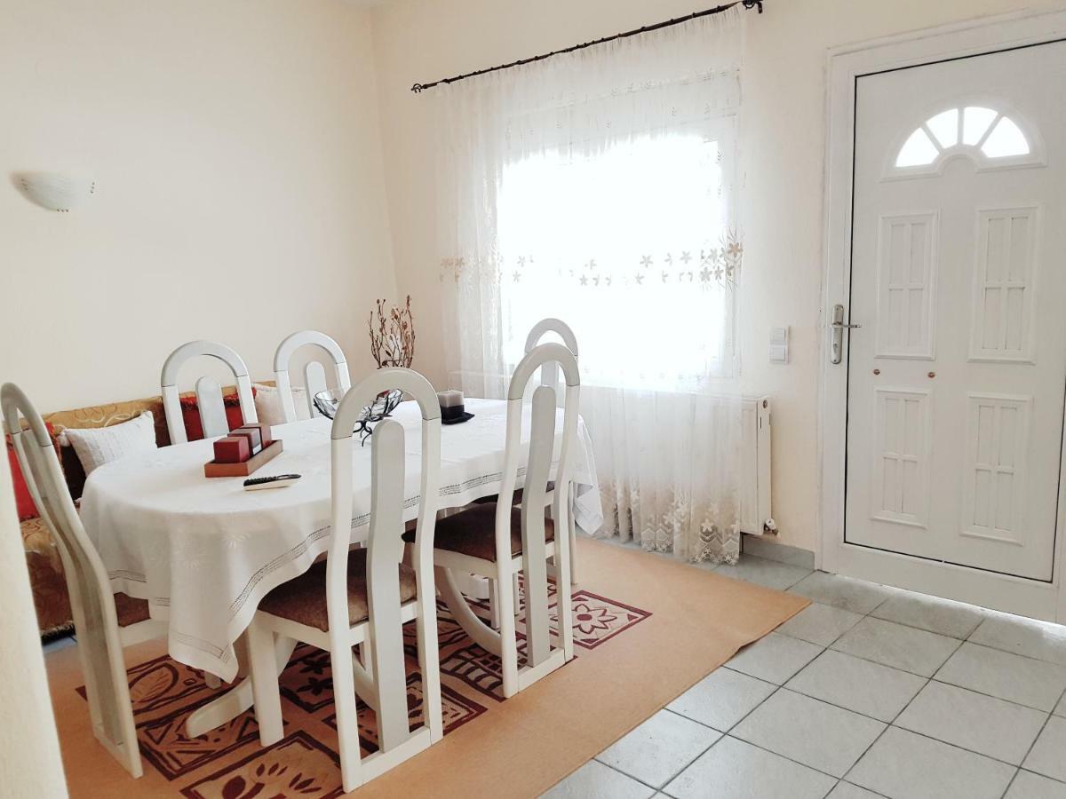 Anastasia'S Home Néa Péramos 外观 照片